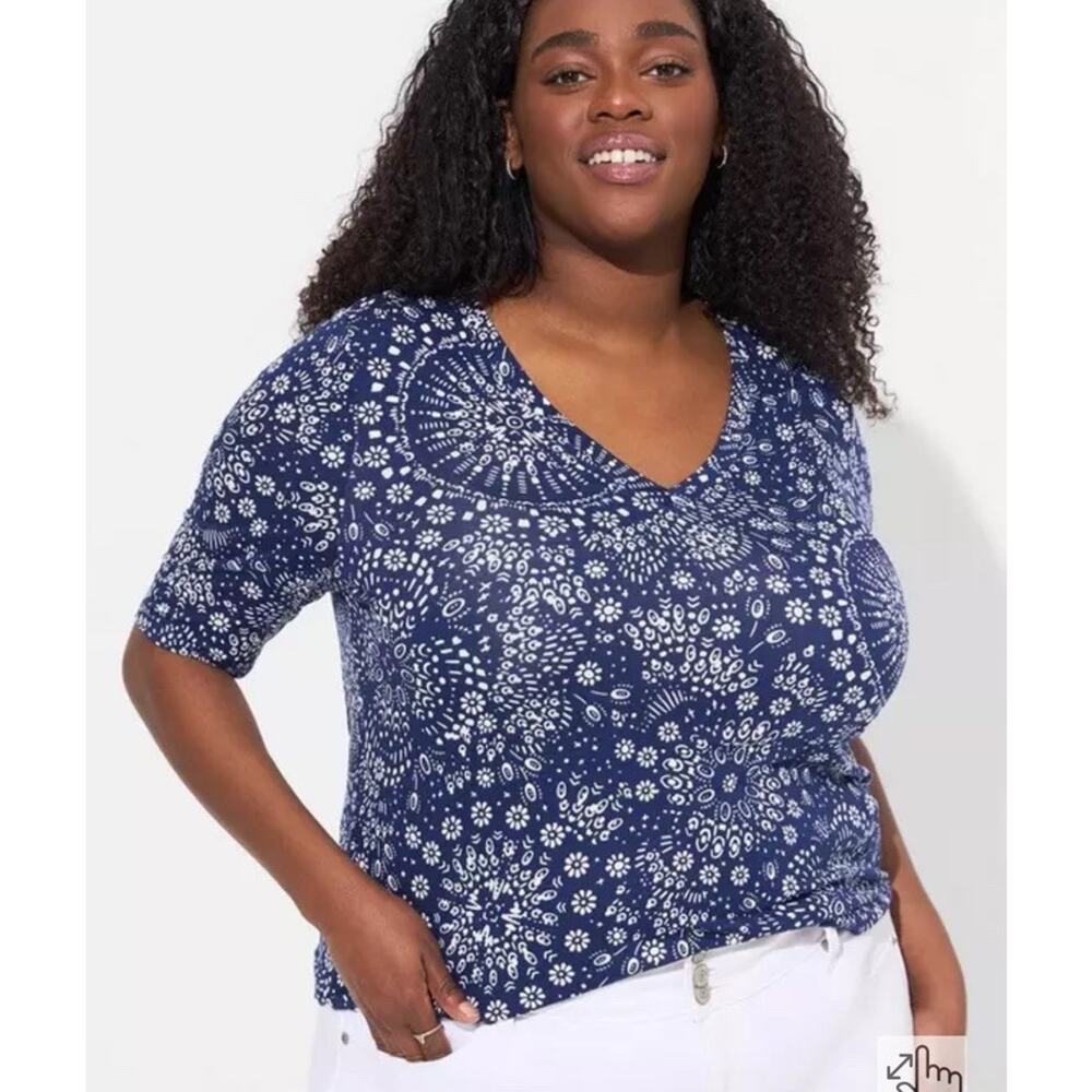 Torrid Womens Sz 2 (18/20) Navy Mandala Tunic Super Soft V-Neck Side Slit NWT